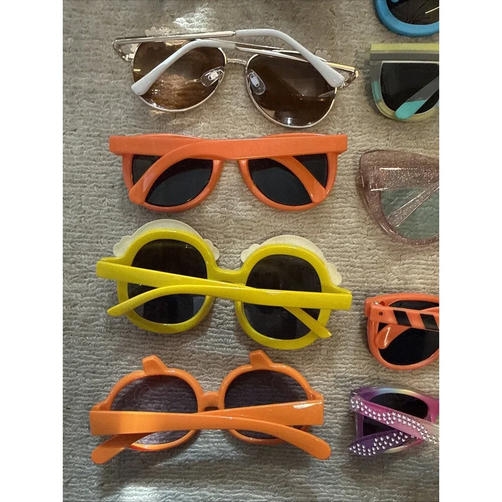 Kids Sunglasses lot of 21-Funny shapes & Styles-Kids parties-Reunions-Fast Ship